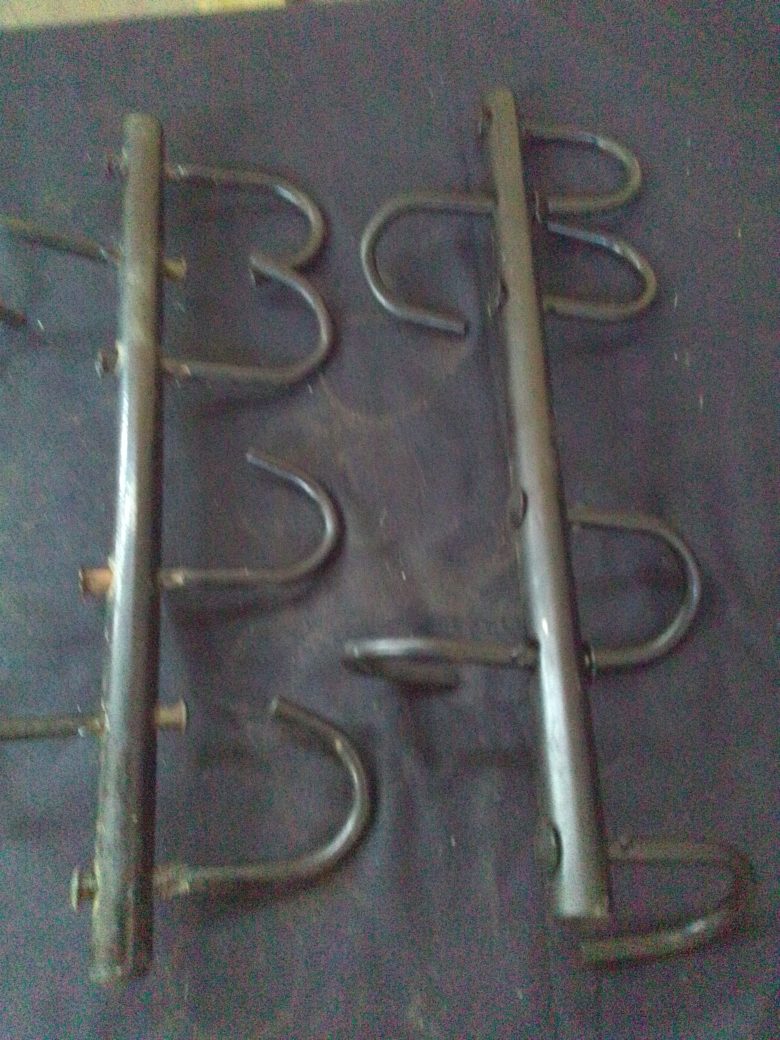 2 Tack Hooks